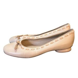Stuart Weitzman cream tan leather kitten heels with whipstich and bow details